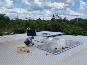 Hệ 8Kw hoà lưới bám tải có lưu trữ