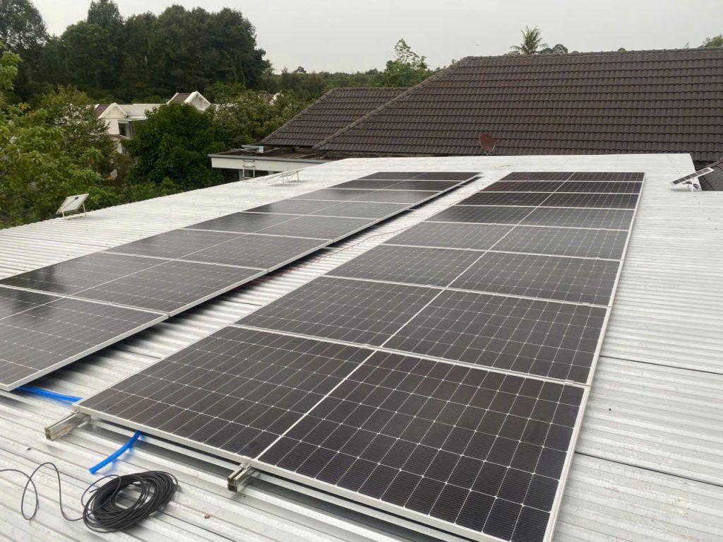 Hệ thống điện mặt trời 6kW hòa lưới bám tải có lưu trữ