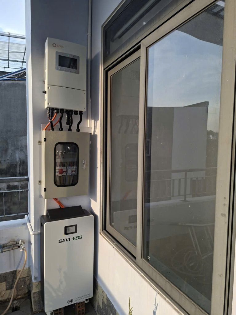 Hệ thống điện năng lượng mặt trời hòa lưới 8kW có lưu trữ